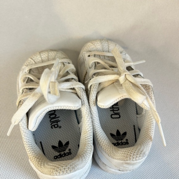 Adidas Superstar toddler sneakers shell toe size 6 white - Picture 4 of 6